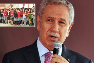 Bülent Arınç öğrencilerden af diledi