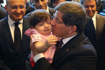 Davutoğlu konsolosluk personeliyle Ankara’ya geldi