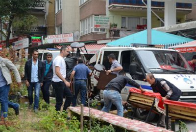 Zabıtadan kaldırım operasyonu