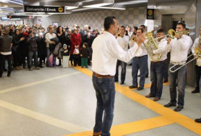 Metro İstasyonu’nda yolculara büyük sürpriz!