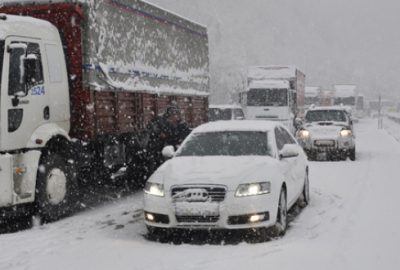 Bursa-Ankara karayolu trafiğe kapandı