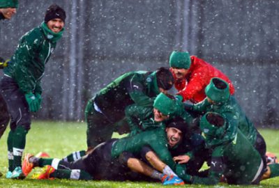 Bursaspor’dan kar altında eğlenceli antrenman