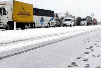 Balıkesir’i Bursa ve İstanbul’a bağlayan karayolu ulaşıma kapandı