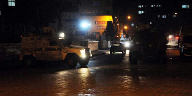 Cizre’de Hükümet Konağı’na roket atarlı saldırı