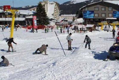 Uludağ’da düşe kalka kayak keyfi