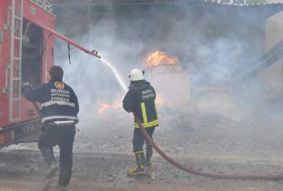 Bursa’da sanayi sitesinde yangın paniği