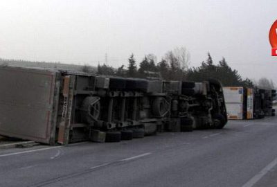 Bursa’da lodos TIR devirdi!