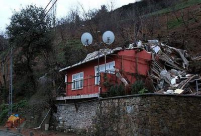 İstanbul’da toprak kayması