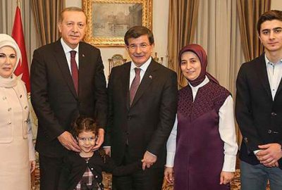 Erdoğan çiftinden Davutoğlu ailesine ziyaret