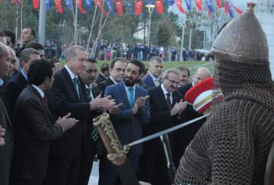 Romanlardan Eroğan’a ‘yüzyılın devlet adamı’ ödülü