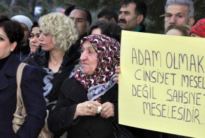 İnegöllüler Özgecan’ın katillerine lanet yağdırdı