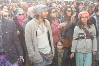 Özgecan için Taksim’de etekli eylem