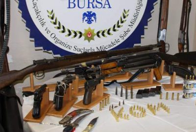 Bursa’da polisinden silah operasyonu!