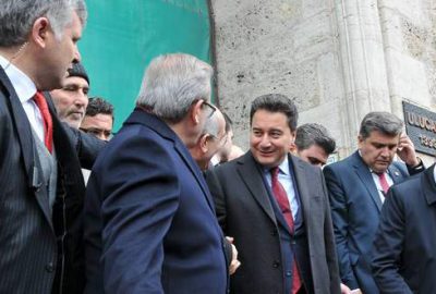 Ali Babacan, cuma namazını Ulucami’de kıldı