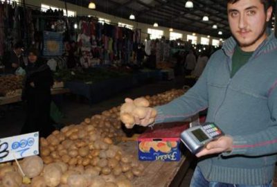 Pazarda kredi kartına taksitle ‘patates’