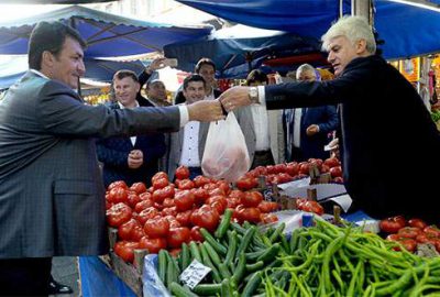 Milletvekili pazarcı, başkan müşteri oldu