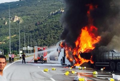 Bursa’da TIR, yolcu otobüsüne çarptı: 1 ölü, 26 yaralı