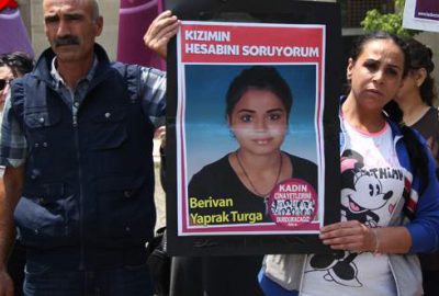 17’lik kızının sır ölümüyle yıkılan anne, adalet için gözyaşı döktü