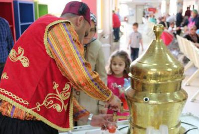 Hastaneye gelenler Osmanlı şerbetiyle serinliyor