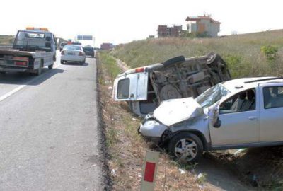 Bursa’da otomobil servis aracına çarptı: 16 yaralı