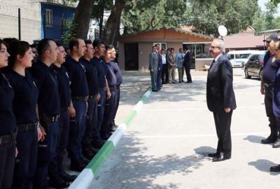 Vali Karaloğlu’ndan çevik kuvvete moral ziyareti