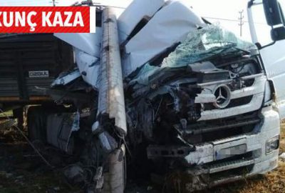 Bursa’da cam taşıyan TIR direğe çarptı: 1 ölü