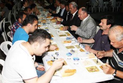 İlk iftar aşevinde