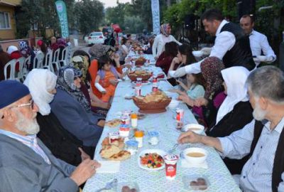 Çini sokakta iftar