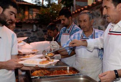 Eskici Mehmet Dede’de iftar vakti