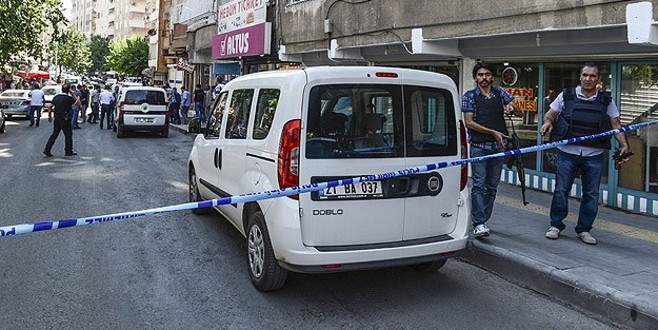 Diyarbakır’da polise silahlı saldırı! 1 şehit