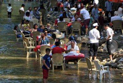 Sıcaktan bunalan Bursalı böyle serinliyor