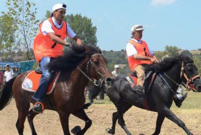 Rahvanlar Kayapa’da tozu dumana kattı