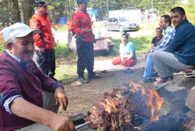 Sıcaktan bunalan Uludağ’a koşuyor