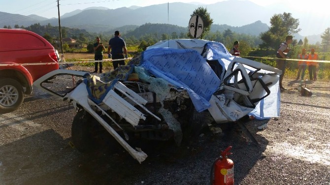 Antalya’daki Trafik Kazasında Aynı Aileden 5 Kişi Öldü