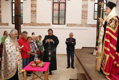 Rumlar Gölyazı’da ayin yaptı