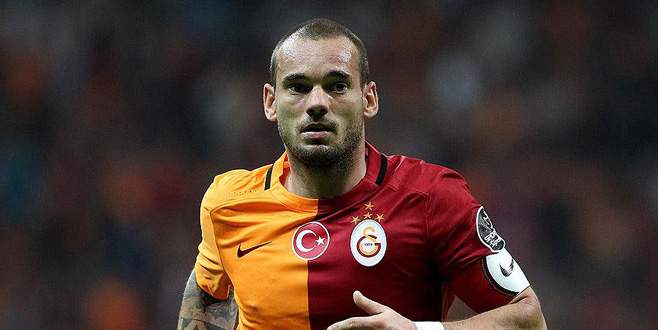 Galatasaray Sneijder’in sözleşmesini uzattı