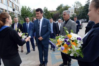 Dündar’dan Bursa Anadolu Lisesi’ne ziyaret