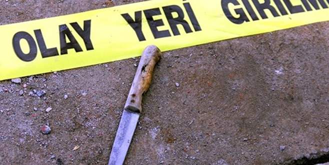 Cinnet getiren koca, karısını 24 yerinden bıçakladı