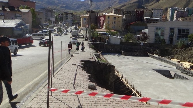 Hakkari’de Öğretmen Lojmanları Temeli Atıldı