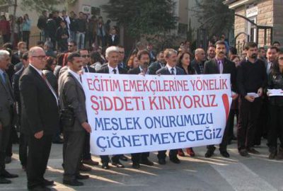 Öğretmene saldırı protesto edildi