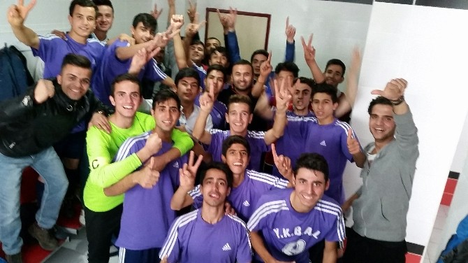 Salon Futbolunda Gaziantep Şampiyonu Şahinbey Yahya Kemal Beyatlı Anadolu Lisesi Oldu