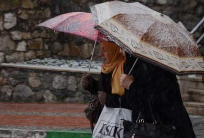 Bursa’da beklenen kar yağışı başladı