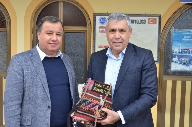 Hayırsever İş Adamına Başkan Şaşmaz’dan Plaket