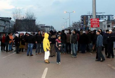 Bursa’da vatandaş yol kapattı