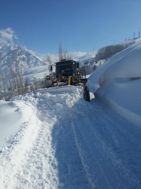 Hakkari’de Yol Açma Çalışması