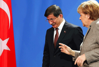 Başbakan Davutoğlu, Merkel’le ‘PYD’yi görüştü