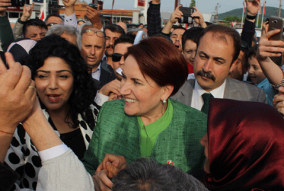 Meral Akşener Bursa’da coşkuyla karşılandı