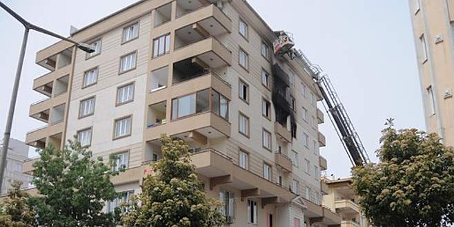 6 katlı apartmanda patlama: 1 ölü, 5 yaralı