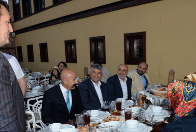 Dündar’dan meclis üyelerine iftar