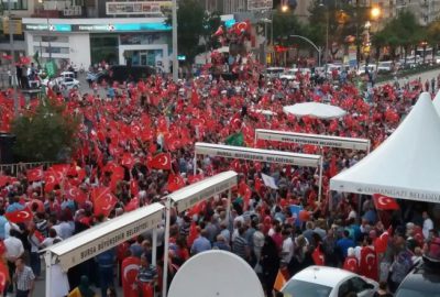 Bursa’da onbinler meydanlara indi